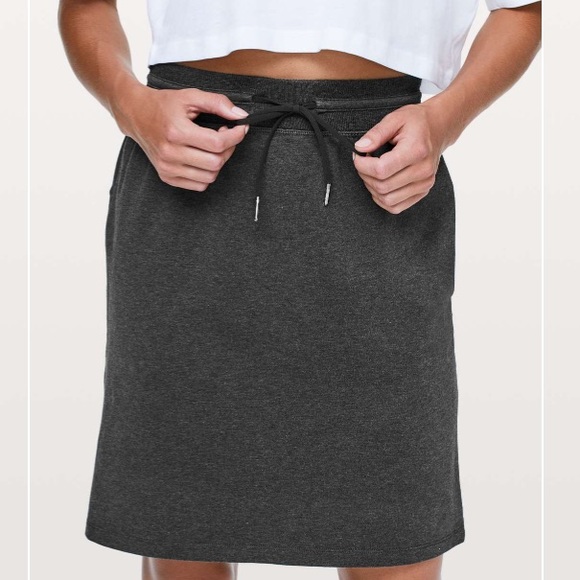 Lululemon Start Anew 21” Skirt in Heathered Black W-403 Size 6 - Picture 2 of 12